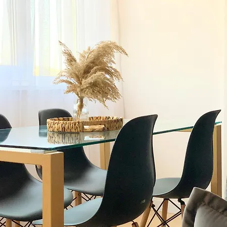 Apartment 6 *