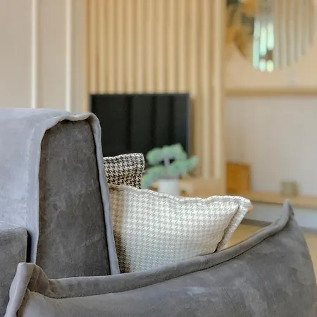 Apartment 6