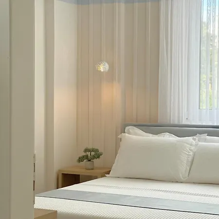 Apartment 6 *